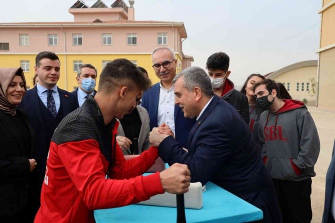 Beyazgül Liseli Öğrencilerle Bir Araya Geldi