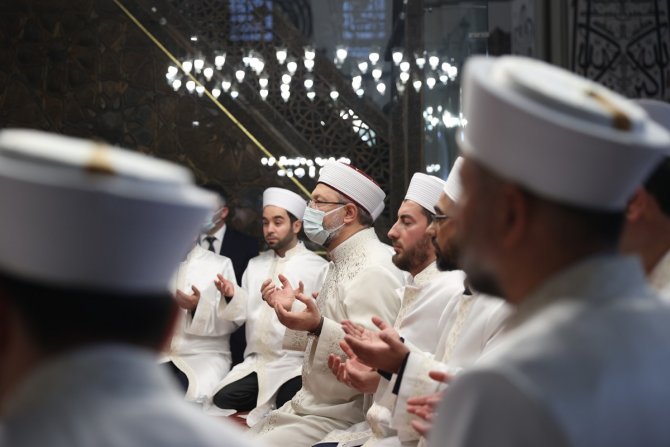Diyanet İ̇şleri Başkanı Erbaş: “Kur’an-ı Kerim Bütün İnsanlar İçin Bir Hayat Rehberidir”