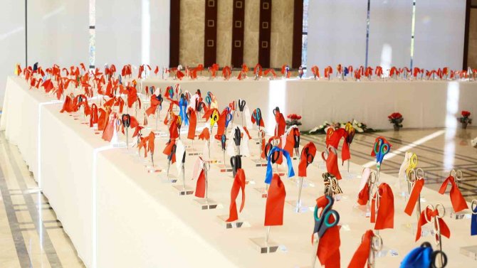 Cumhurbaşkanı Erdoğan’ın Dev Makas Koleksiyonu Bu Sergide