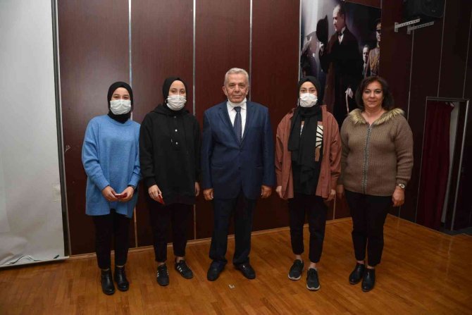 3 Farklı Tasarımı Tescillendiren Öğrenciler Ödüllendirildi