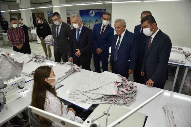 3 Farklı Tasarımı Tescillendiren Öğrenciler Ödüllendirildi