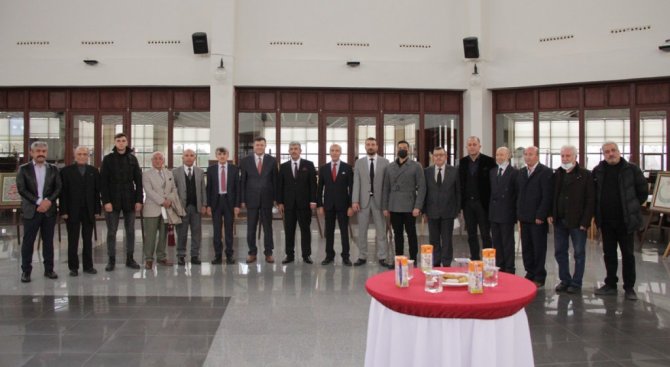 Dpü’de Çizgide Ahenk Ve Zarafet Hat Sergisi