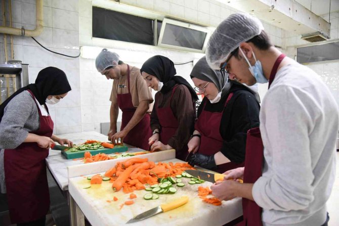 Yemek Kursu Yoğun İlgi Görüyor