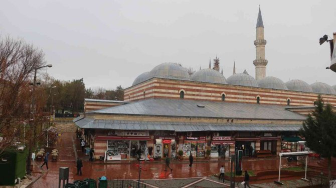 Edirne’de Sağanak Yağış Etkili Oluyor