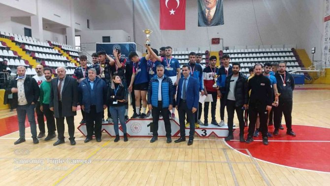 Elazığ’da Badminton Müsabakaları Sona Erdi