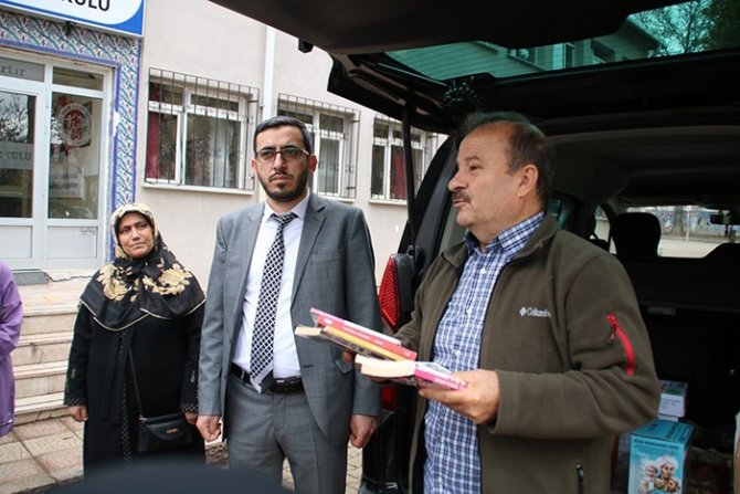 13 Yılda 72 Bin Kitap Dağıttı
