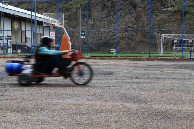 Drift Yapmak İçin Kendi Araçlarını Tasarladılar