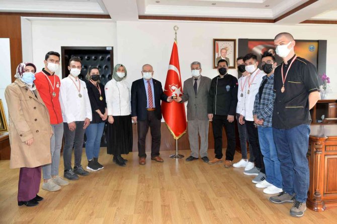 Kmü, Gastronomi Alanında En İyi İkinci Üniversite Oldu