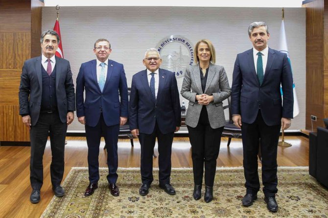 Başkan Büyükkılıç’a Komşu Şehir Ziyaretleri