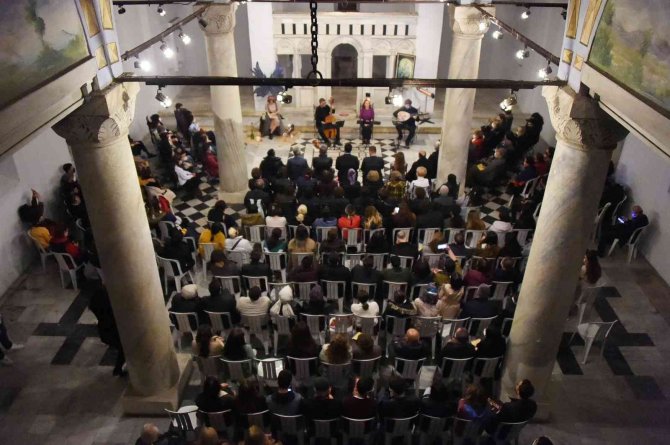Tarsus’ta ’Shakespeare Ve Müzik’ Performansı İlgiyle İzlendi