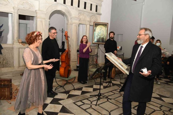 Tarsus’ta ’Shakespeare Ve Müzik’ Performansı İlgiyle İzlendi