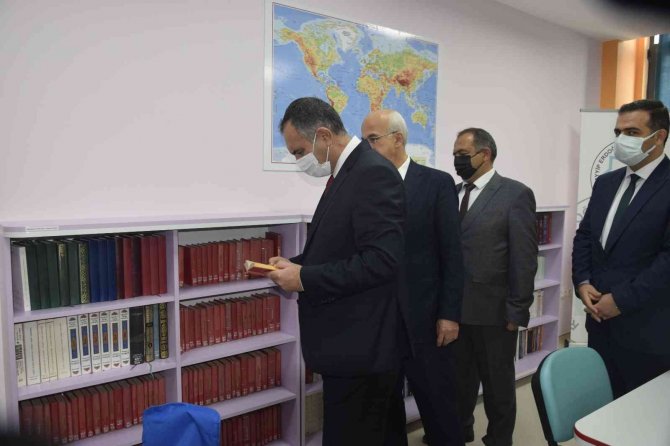 Burdur’da Kütüphanesiz Okul Kalmayacak