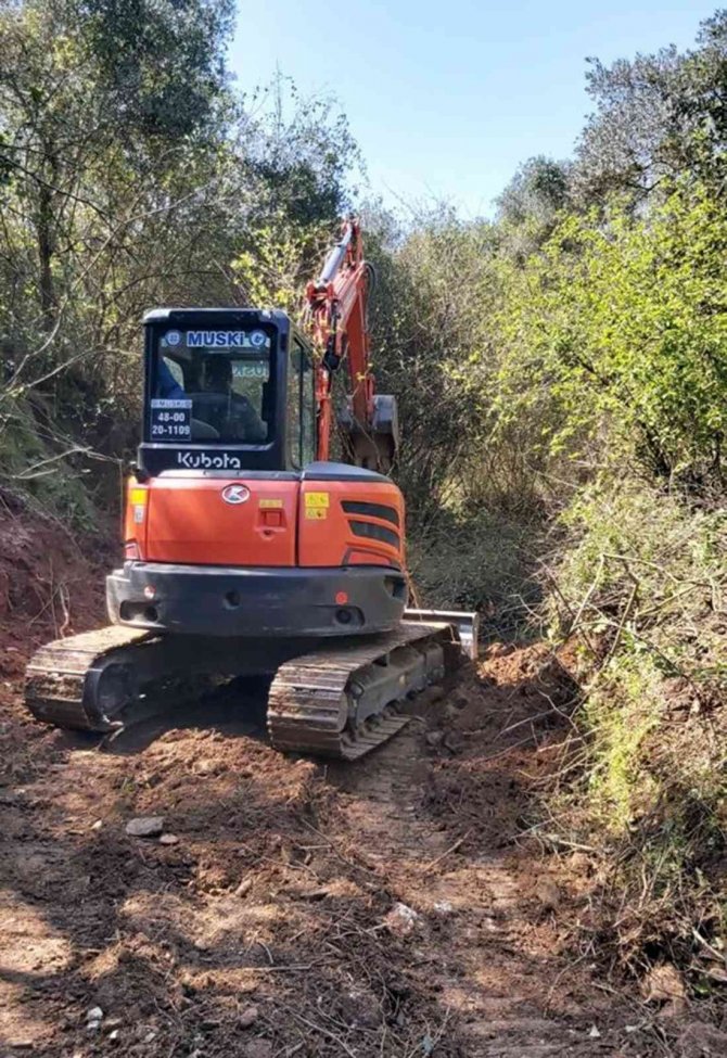 Ortaca’da Dereler Temizleniyor