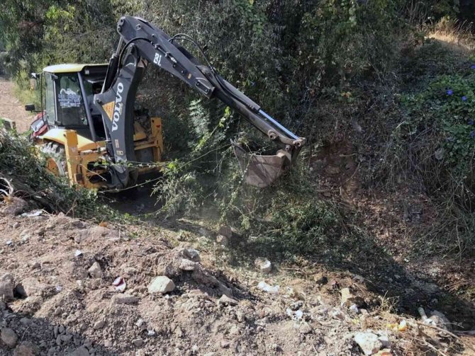 Ortaca’da Dereler Temizleniyor