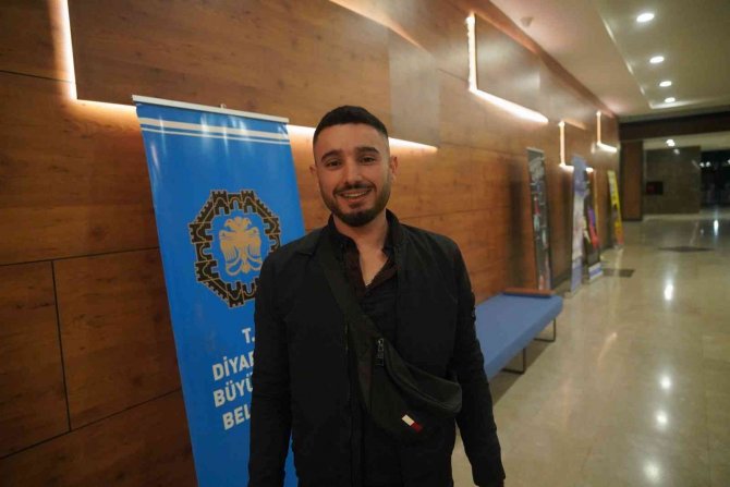 Melihat Gülses Kulakların Pasını Sildi