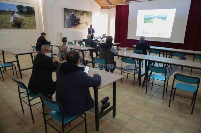 Çiftçi Evi’nde Ceviz Yetiştiriciliği Eğitimi