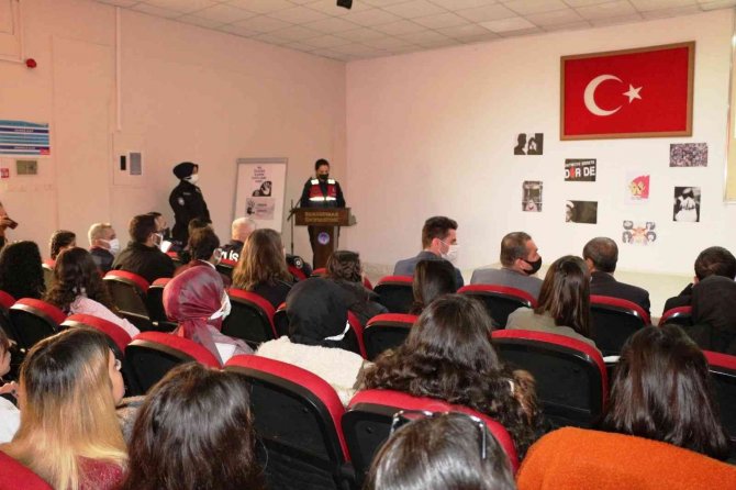 Şaphane Myo’da "İ̇nsan Hakları Ve Şiddet" Konulu Seminer