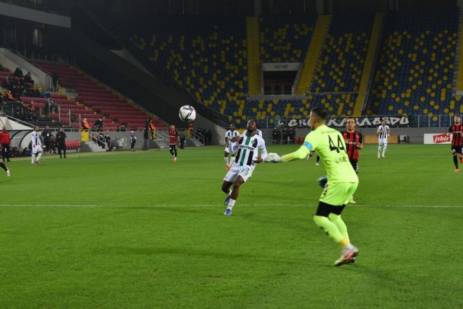 Denizlispor Son Dakikalarda Yediği Golle Yıkıldı
