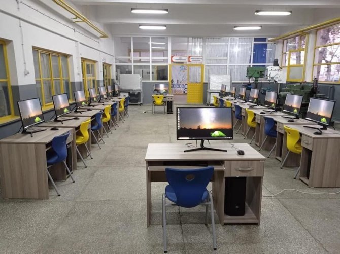 Meslek Lisesi’ne Cnc Simülasyon Ve Hidrolik Pnömatik Laboratuvarı Kuruldu