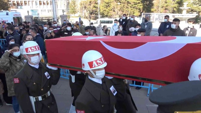 Şehit Piyade Uzman Çavuş Emre Ceylan Son Yolcuğuna Uğurlanıyor