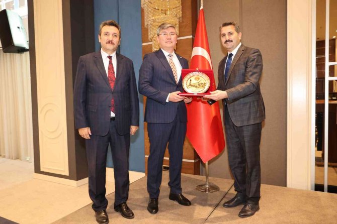 Kazakistan’da Türk Yatırımcılarına Destek