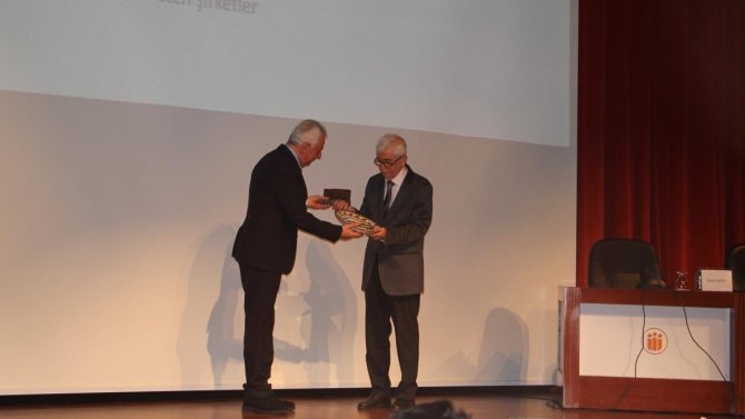 Öğrenciler Beyaz Önlük Giydi