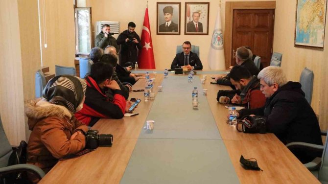Vali Yardımcısı Konak, “Erzincan’da Kış Fotoğraf Maratonu” İle İlgili Gazetecilerle Fikir Alışverişinde Bulundu