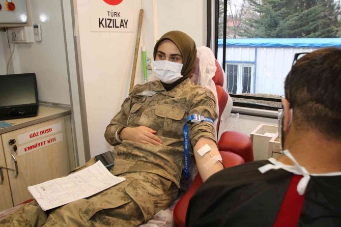 Jandarmadan Kan Bağışı