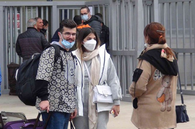 Türkiye’ye Günlük Bin İ̇ranlı Turist Geliyor