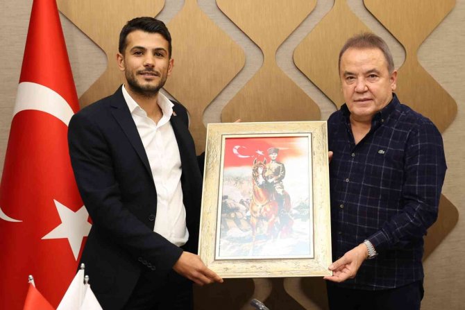 Başkan Böcek, Alanyalı Gençleri Ağırladı