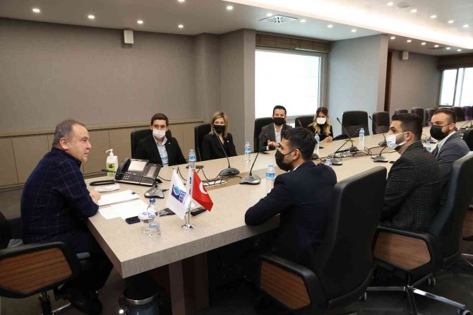 Başkan Böcek, Alanyalı Gençleri Ağırladı
