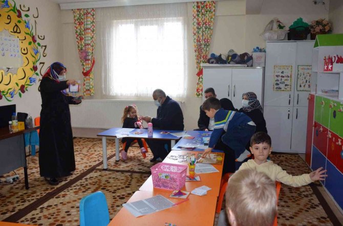 Başkan Yaman Çocukların Yaptığı Etkinliğe Eşlik Etti