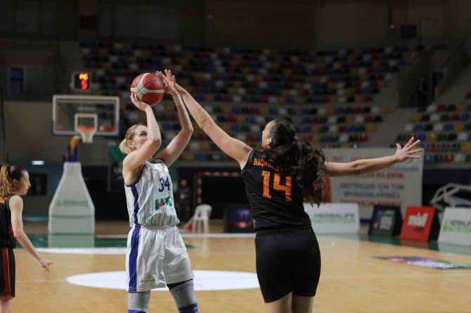 Kbsl: İ̇zmit Belediyespor: 69- Galatasaray: 80