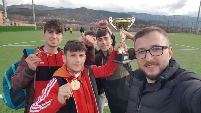 ‘Genç Erkekler Futbol Turnuvası’ Şampiyonu Belli Oldu