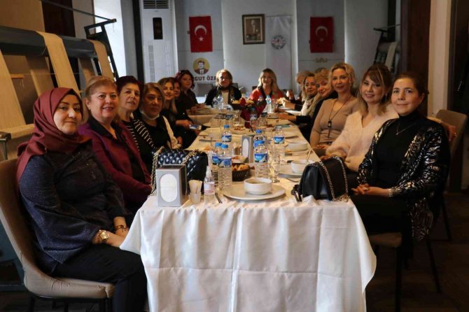 Malatya Eğitim Vakfı Kadın Kollarında Nöbet Değişimi