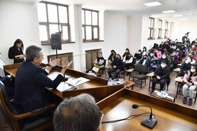 Geleceğin Liderleri Bu Meclisten Çıkacak