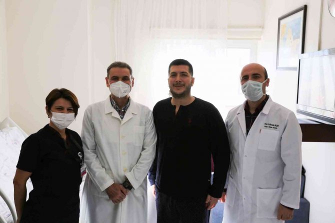 Küçük Kesi İle Yapılan Ameliyatla Aort Kapağı Değiştirildi