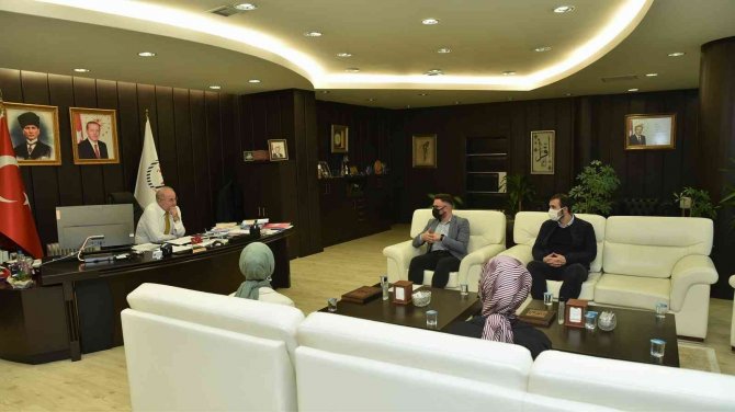 Rektör Ünal’a Gençlik Buluşması Daveti