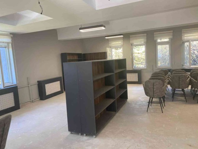 Pazaryeri Halk Kütüphanesi Tefrişatı Hızla Devam Ediyor