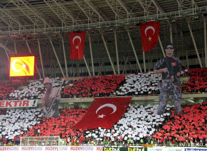 Sivasspor Taraftarından Koreografi Hazırlığı