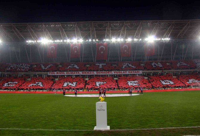 Sivasspor Taraftarından Koreografi Hazırlığı