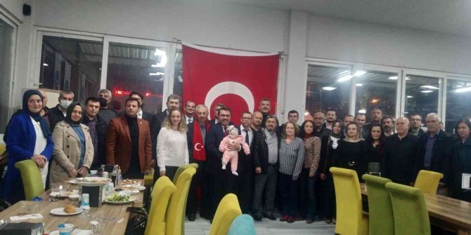 Görevini Öğrencisine Teslim Etti