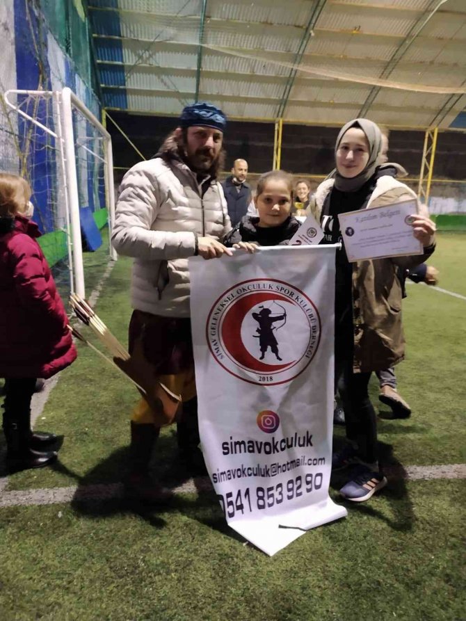 Geleneksel Okçuların Yarışma Heyecanı