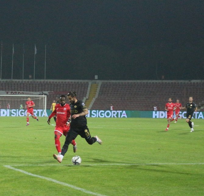Spor Toto 1. Lig: Balıkesirspor: 1 - Ümraniyespor: 2