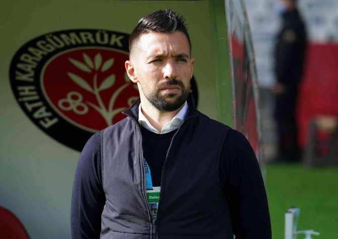 Spor Toto Süper Lig: Fatih Karagümrük: 1 - İ̇h Konyaspor: 1 (İ̇lk Yarı)