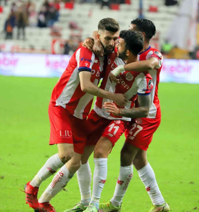 Spor Toto Süper Lig: Ft Antalyaspor: 2 - Trabzonspor: 1 (Maç Sonucu)