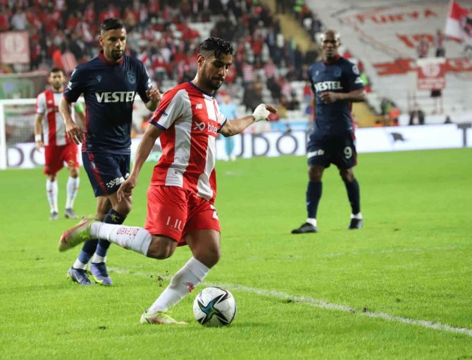 Süper Lig: Ft Antalyaspor: 1 - Trabzonspor: 1 (İ̇lk Yarı)