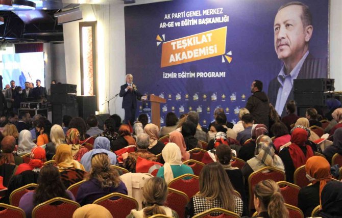Ak Parti’de “Teşkilat Akademisi İ̇zmir Eğitim Programı" Tamamlandı