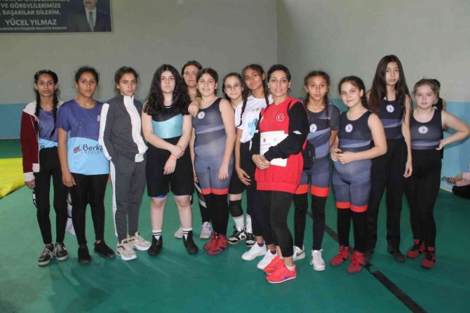 Manyas’ta Güreşi Yaygınlaştırma Şenliği