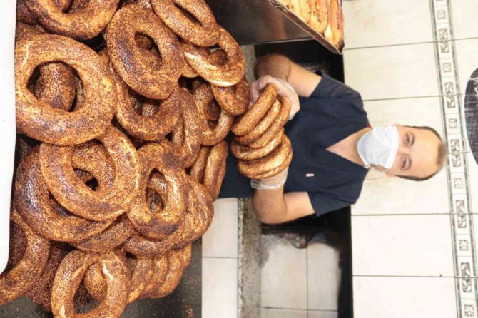Balıkesir’de Simit 3 Lira Oldu